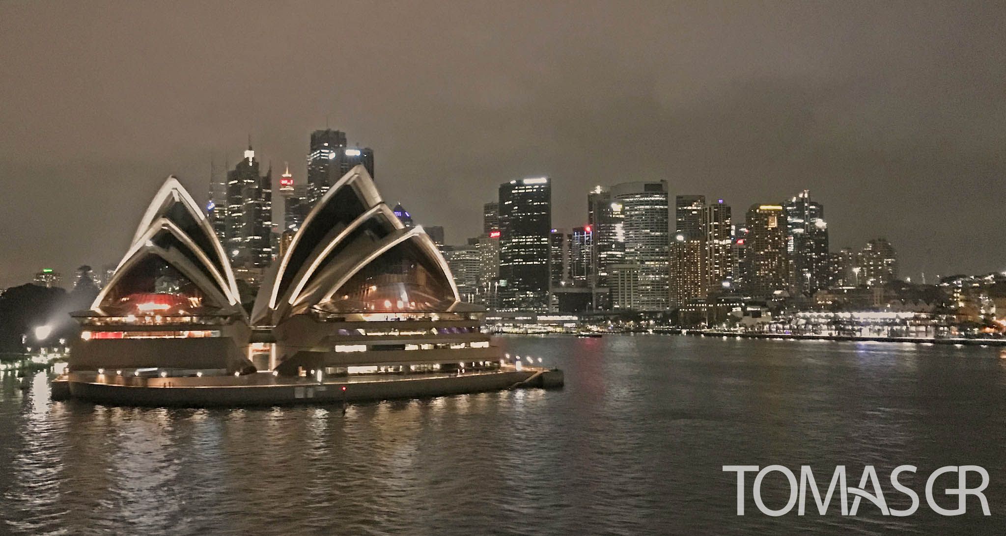 Tomas Gonzalez de Rosenzweig - Sydney Opera House at Night