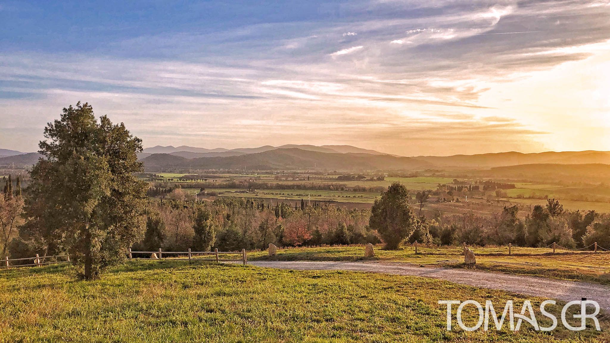 Tomas Gonzalez de Rosenzweig - Sunset in the Italian Tuscany